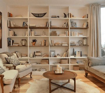 کتابخانه چوبی ساده