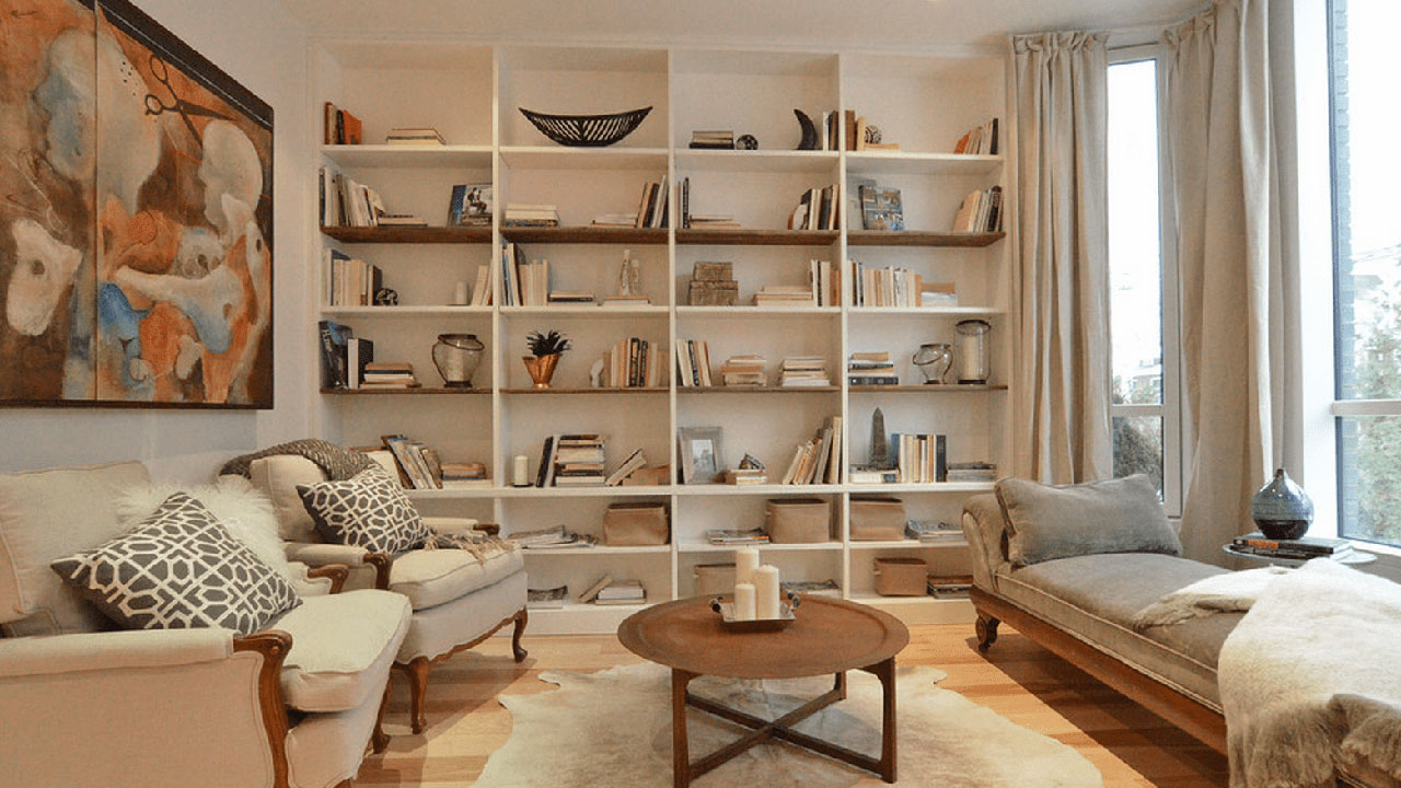 کتابخانه چوبی ساده