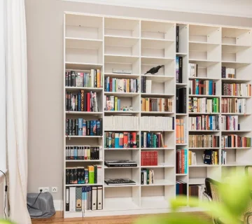 کتابخانه ایستاده