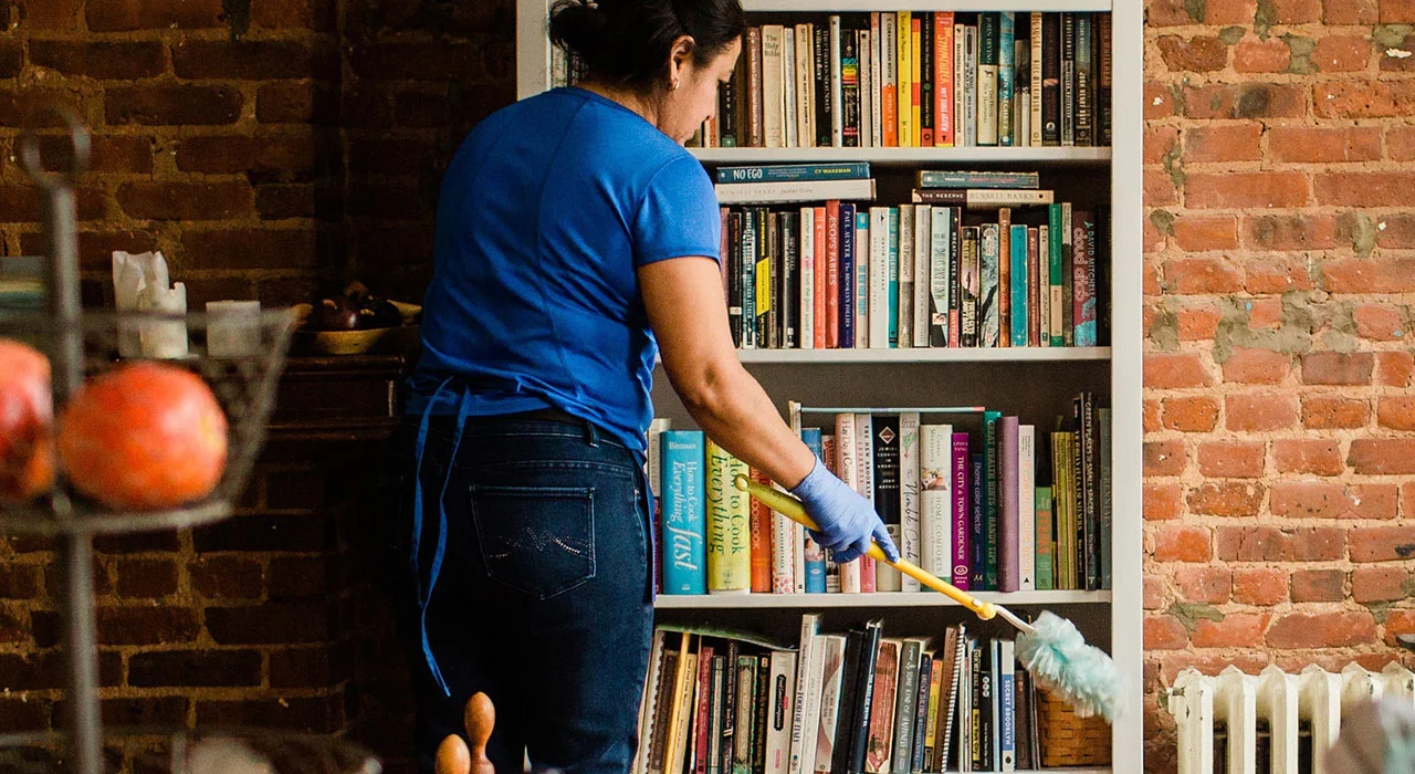 تمیز کردن کتابخانه